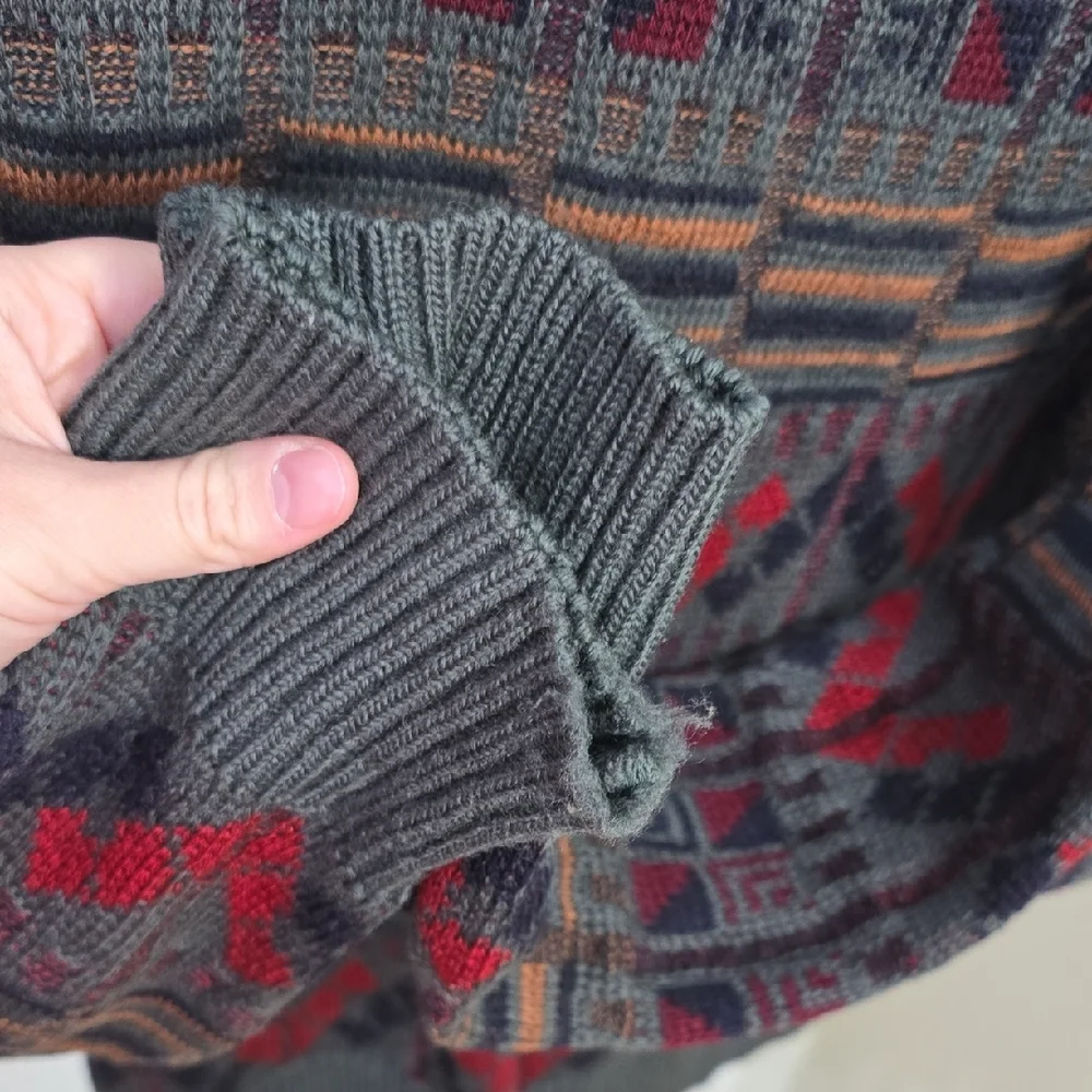 Pendleton Men's Geometric Crewneck Sweater - Red, Gray, and Brown 100% Wool XL - Picture 4 of 6